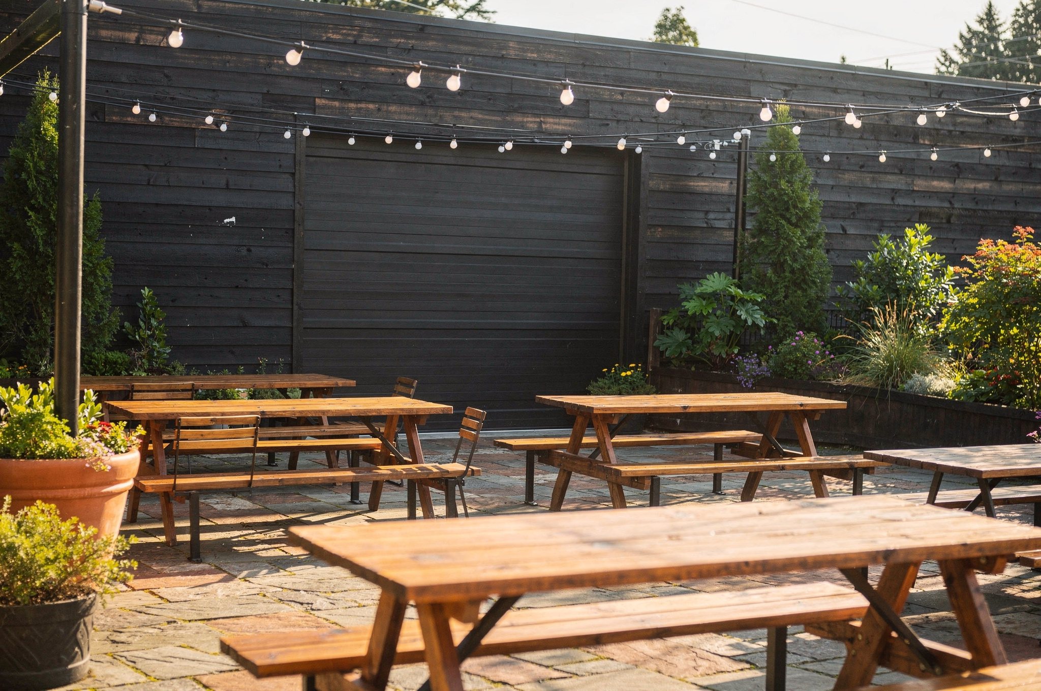 patio seating in surrey v2 Top Surrey BC Patios Sunny Days patio seating in surrey